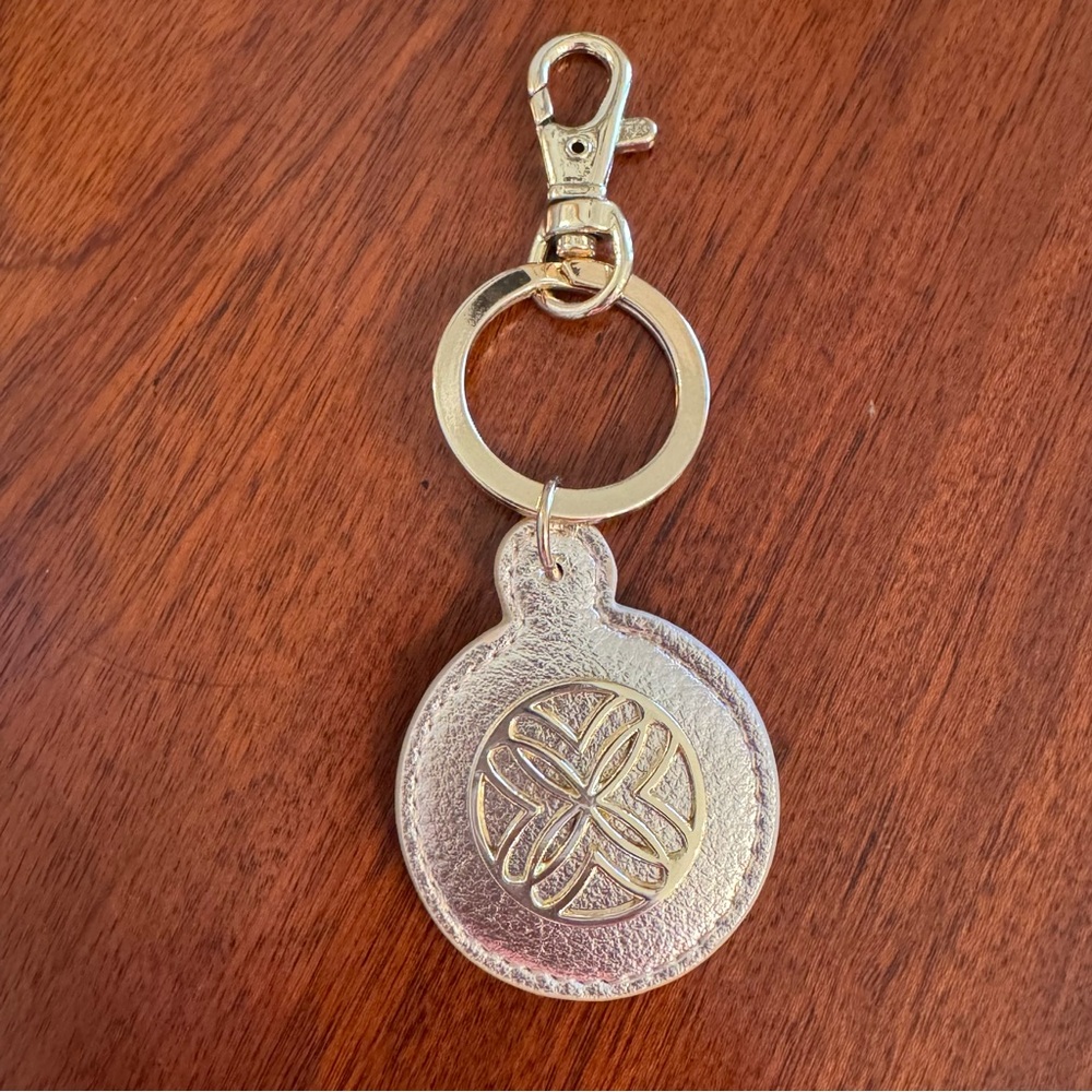 New Lilly Pulitzer 65th Anniversary Keychain Gold Logo Key Ring Charm